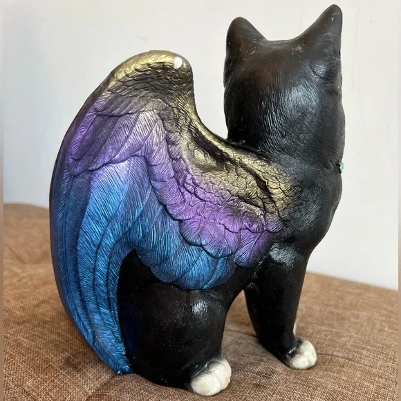 Windstone editions Large Bird-Winged Flap Cat – Black Sunset